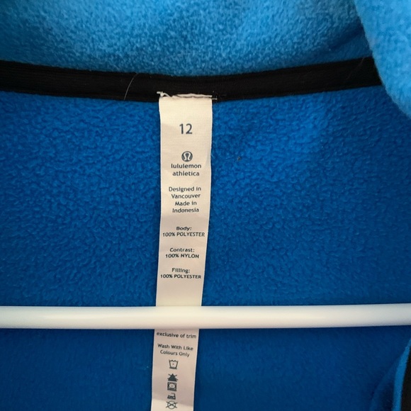 LuluLemon Blue Puffer Jacket, size 12 - Picture 4 of 4